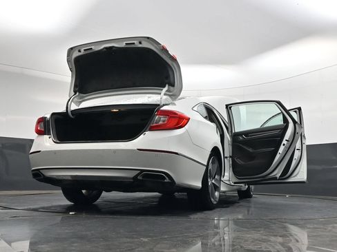 Used 2018 Honda Accord Touring image 42