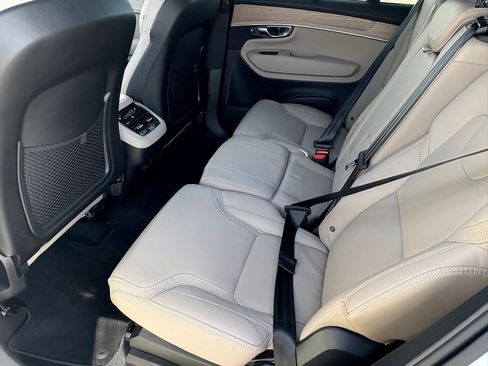 New 2026 Volvo XC90 B6 Ultra w/ Protection Package image 31