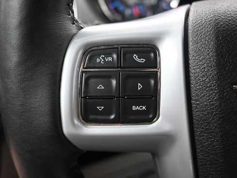 Used 2013 Chrysler Town & Country Touring-L w/ Driver Convenience Group FWD image 25