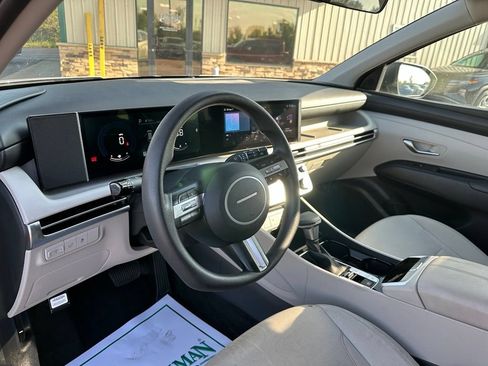 Used 2025 Hyundai Tucson SEL FWD image 13