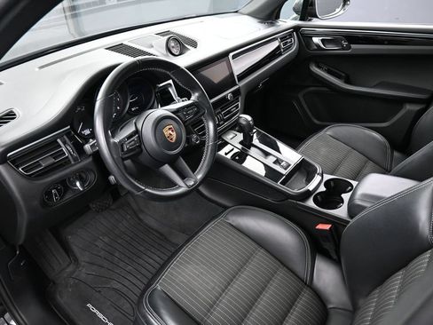 Certified 2023 Porsche Macan Turbo AWD/4WD image 4