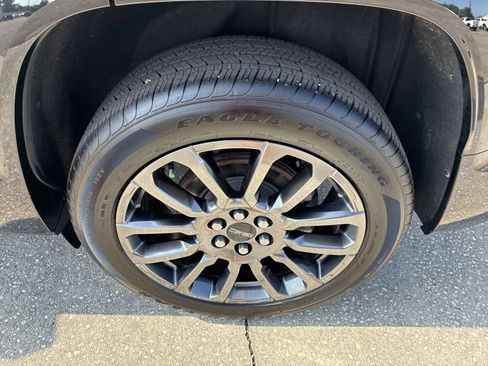 Certified 2022 GMC Acadia Denali w/ Black Diamond Edition AWD/4WD image 36