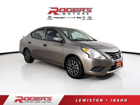 Used 2017 Nissan Versa S Plus image 1