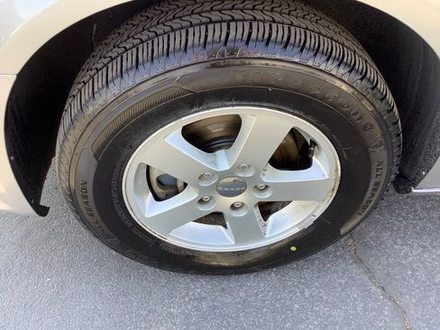 Used 2013 Dodge Grand Caravan SXT FWD image 19