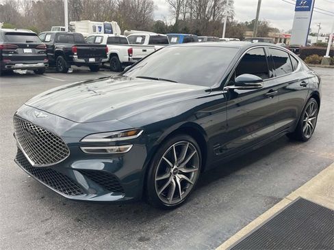 Used 2023 Genesis G70 2.0T image 3