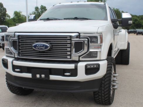 Used 2022 Ford F350 Platinum AWD/4WD image 5