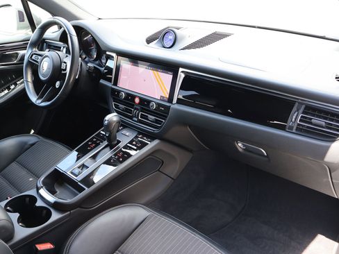 Certified 2023 Porsche Macan Turbo AWD/4WD image 28