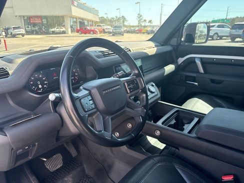 Used 2021 Land Rover Defender 110 X-Dynamic SE image 11