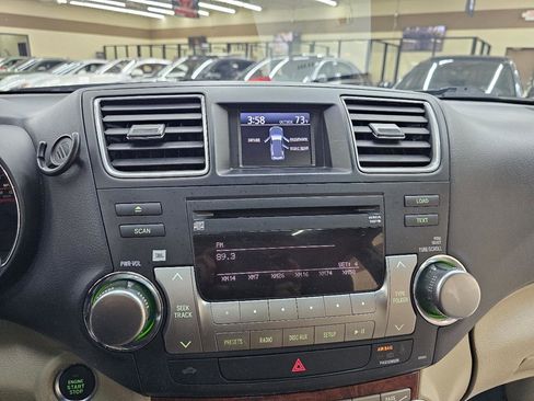 Used 2012 Toyota Highlander Limited FWD image 33