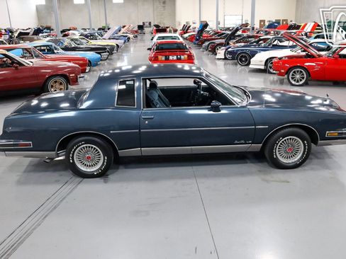 Used 1987 Pontiac Grand Prix LE image 38