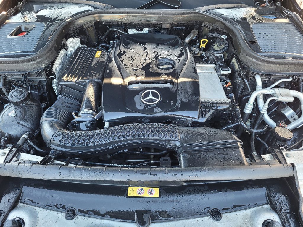 Used 2018 Mercedes-Benz GLC 300 4MATIC image 20