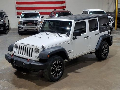 Used 2014 Jeep Wrangler Unlimited Sport w/ Connectivity Group image 40