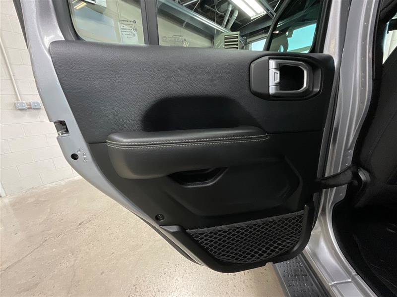 Used 2018 Jeep Wrangler Unlimited Sahara AWD/4WD image 22