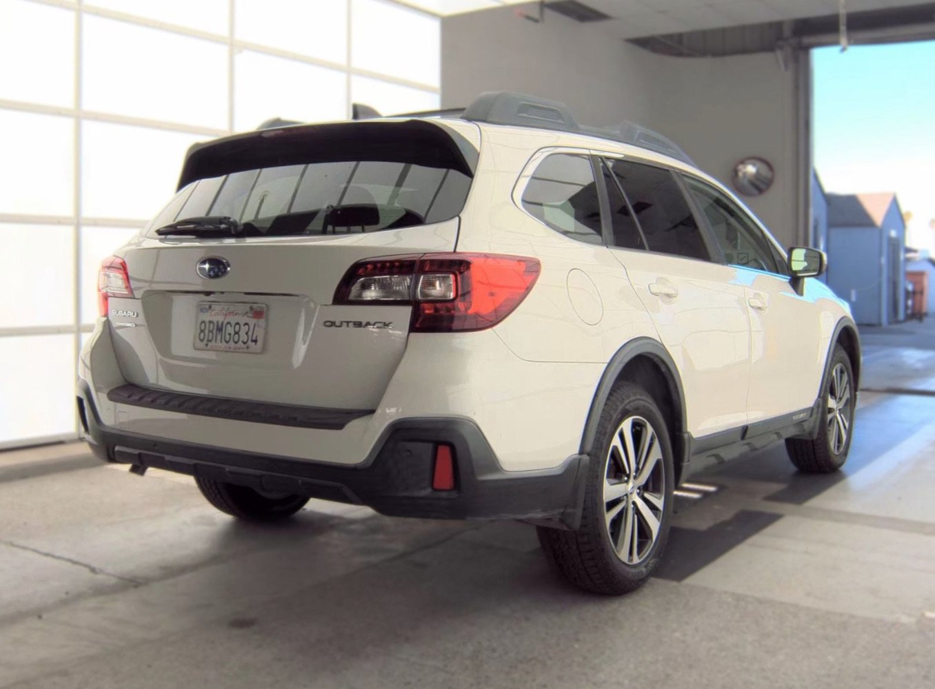 Used 2018 Subaru Outback 2.5i Limited AWD/4WD image 4