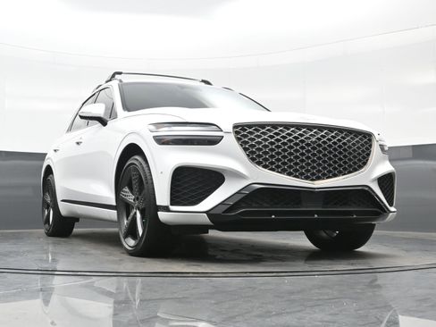 Certified 2023 Genesis GV70 2.5T w/ Sport Prestige Package image 44