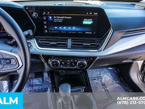 Used 2025 Chevrolet Trax LT w/ LT Convenience Package image 38