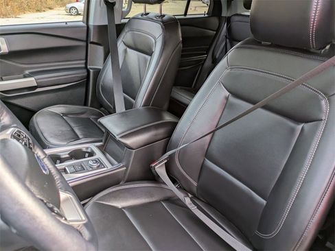 Used 2023 Ford Explorer XLT w/ Equipment Group 202A image 12