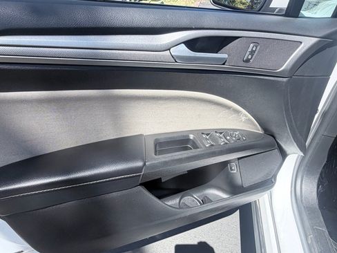 Used 2018 Ford Fusion S FWD image 17