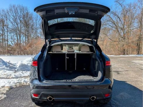 Used 2017 Jaguar F-PACE Prestige image 7
