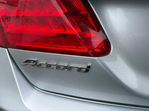 Used 2015 Honda Accord EX-L image 8