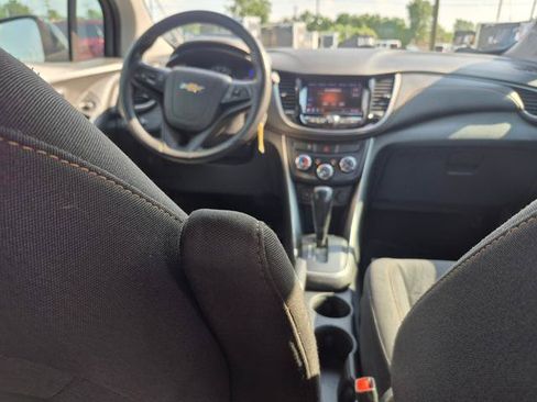 Used 2020 Chevrolet Trax LS w/ Tint and Cruise Package FWD image 10