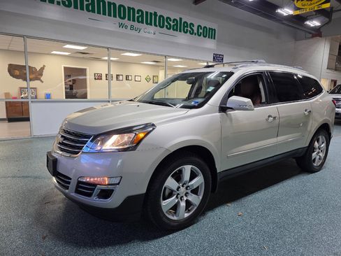 Used 2016 Chevrolet Traverse LTZ image 2