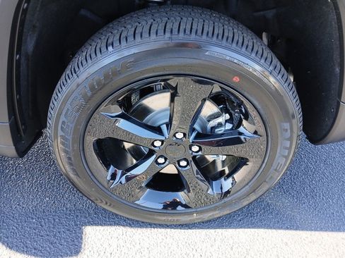 New 2025 Jeep Grand Cherokee L Altitude image 16