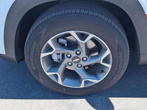 Used 2024 Chevrolet Trax LT w/ Driver Confidence Package FWD image 15