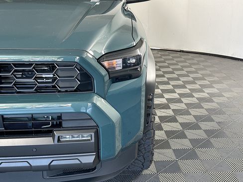 Used 2025 Toyota 4Runner TRD Off-Road AWD/4WD image 9