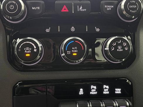Used 2025 RAM 1500 Big Horn AWD/4WD image 26