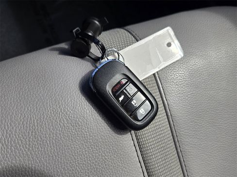 Used 2023 Honda Pilot Touring image 22