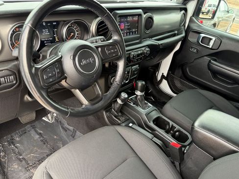 Used 2021 Jeep Gladiator Sport AWD/4WD image 16