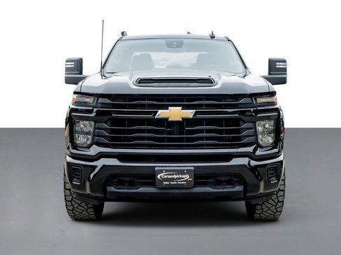 Used 2024 Chevrolet Silverado 2500 Custom w/ Custom Value Package AWD/4WD image 3