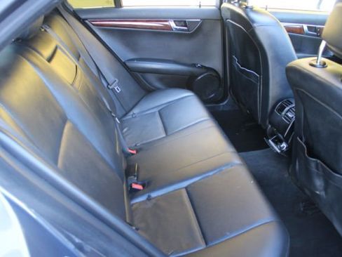 Used 2011 Mercedes-Benz C 300 Sport image 11