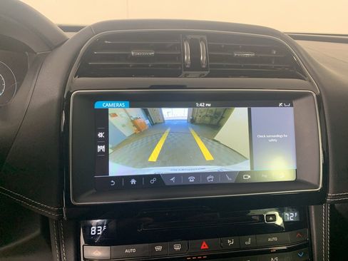 Used 2017 Jaguar F-PACE S image 27