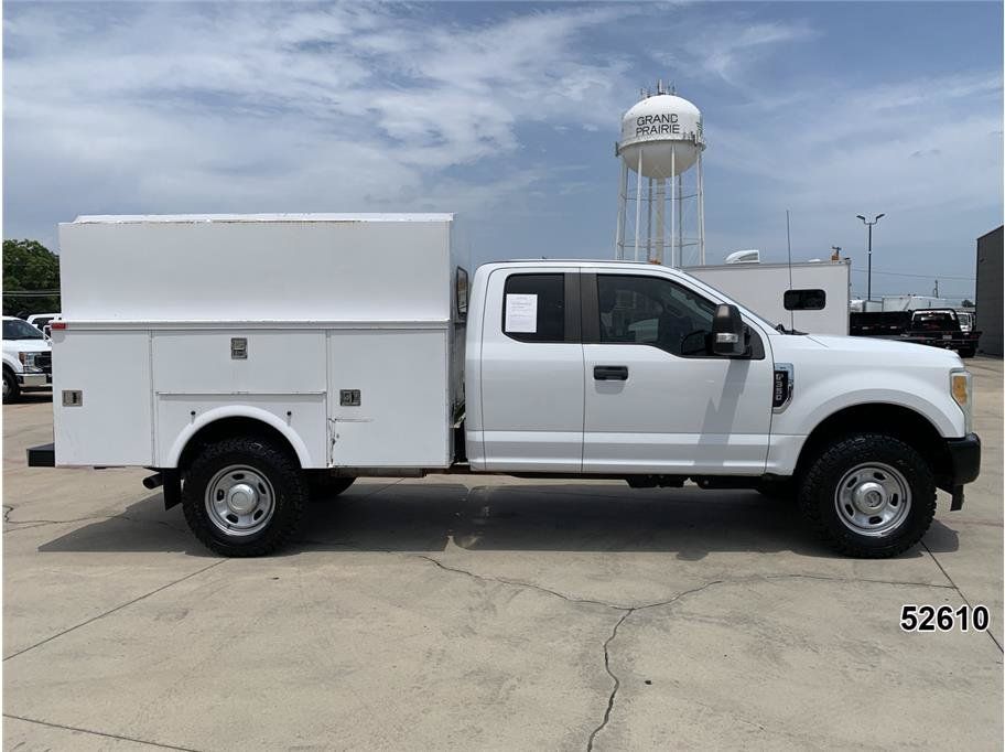 Used 2017 Ford F350 4x4 SuperCab Super Duty image 5