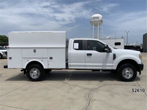 Used 2017 Ford F350 XL w/ Power Equipment Group AWD/4WD image 5