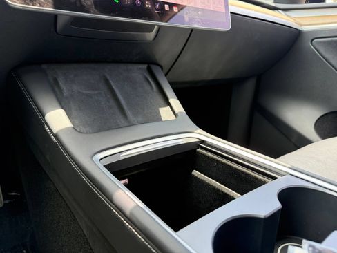 Used 2023 Tesla Model Y Long Range AWD/4WD image 26