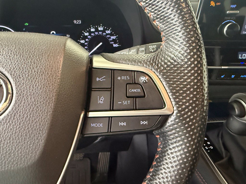 Used 2024 Toyota Sienna XSE FWD image 18