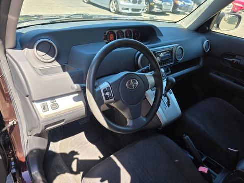 Used 2009 Scion xB FWD image 13