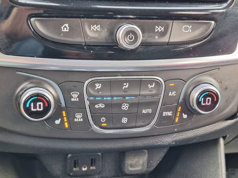 Used 2019 Chevrolet Traverse LT AWD/4WD image 22