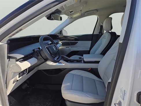 New 2026 Lincoln Nautilus Premier image 11