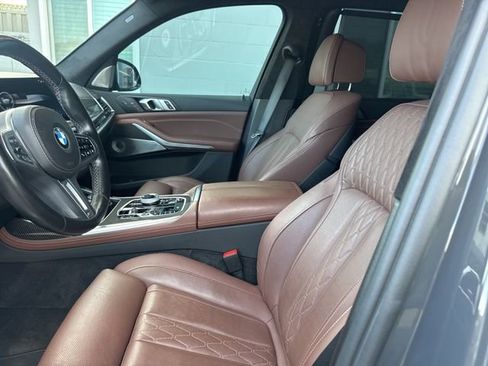 Used 2024 BMW X7 M60i w/ Executive Package image 8