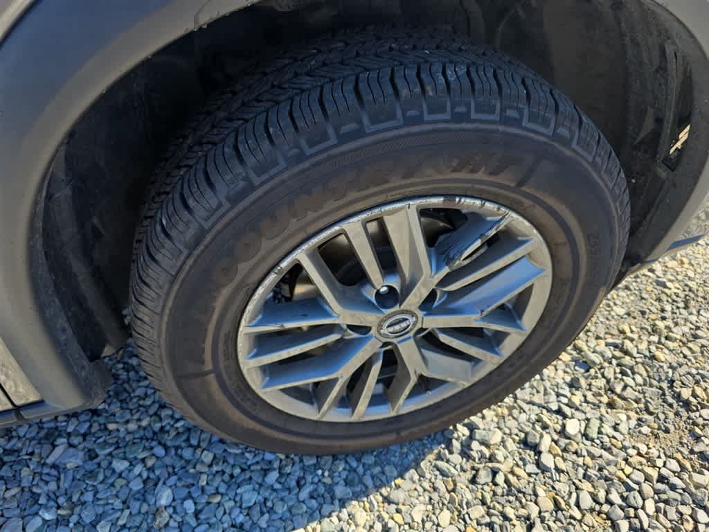 Used 2024 Nissan Rogue S FWD image 11