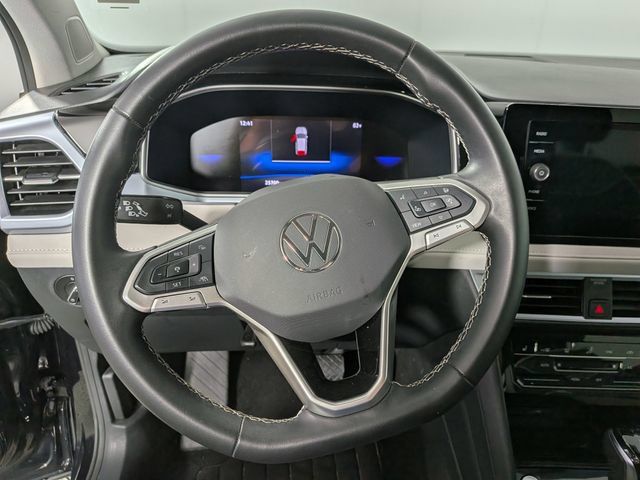 Used 2025 Volkswagen Taos SE AWD/4WD image 17