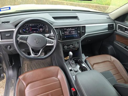 Used 2022 Volkswagen Atlas SEL Premium image 4