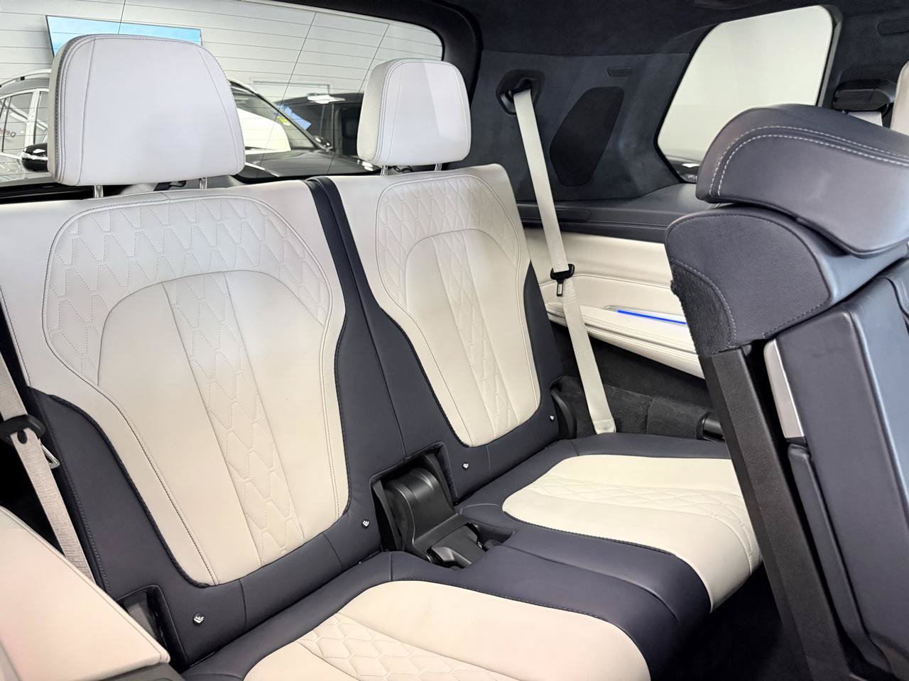 Used 2019 BMW X7 xDrive50i w/ Executive Package AWD/4WD image 26