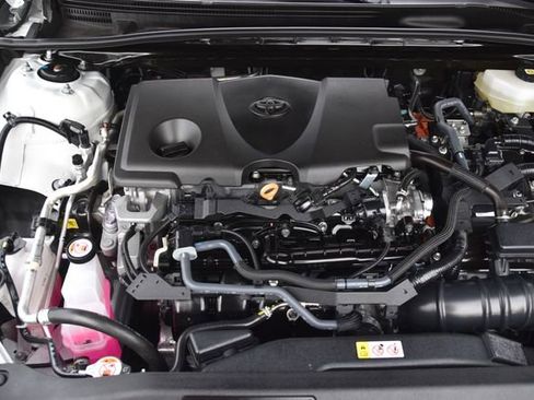 Used 2025 Toyota Camry SE image 21