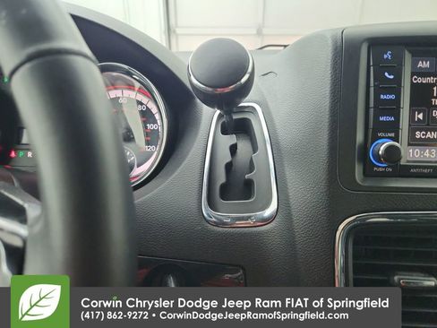 Certified 2017 Dodge Grand Caravan SXT image 28