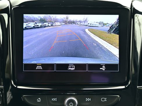 Used 2023 Chevrolet Traverse LT image 16